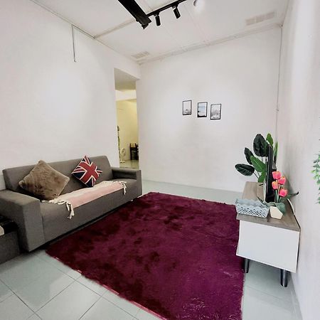 Heritage Cozy Entire 3 Bedroom House At Kijang Alma Букит-Мертаджам Экстерьер фото