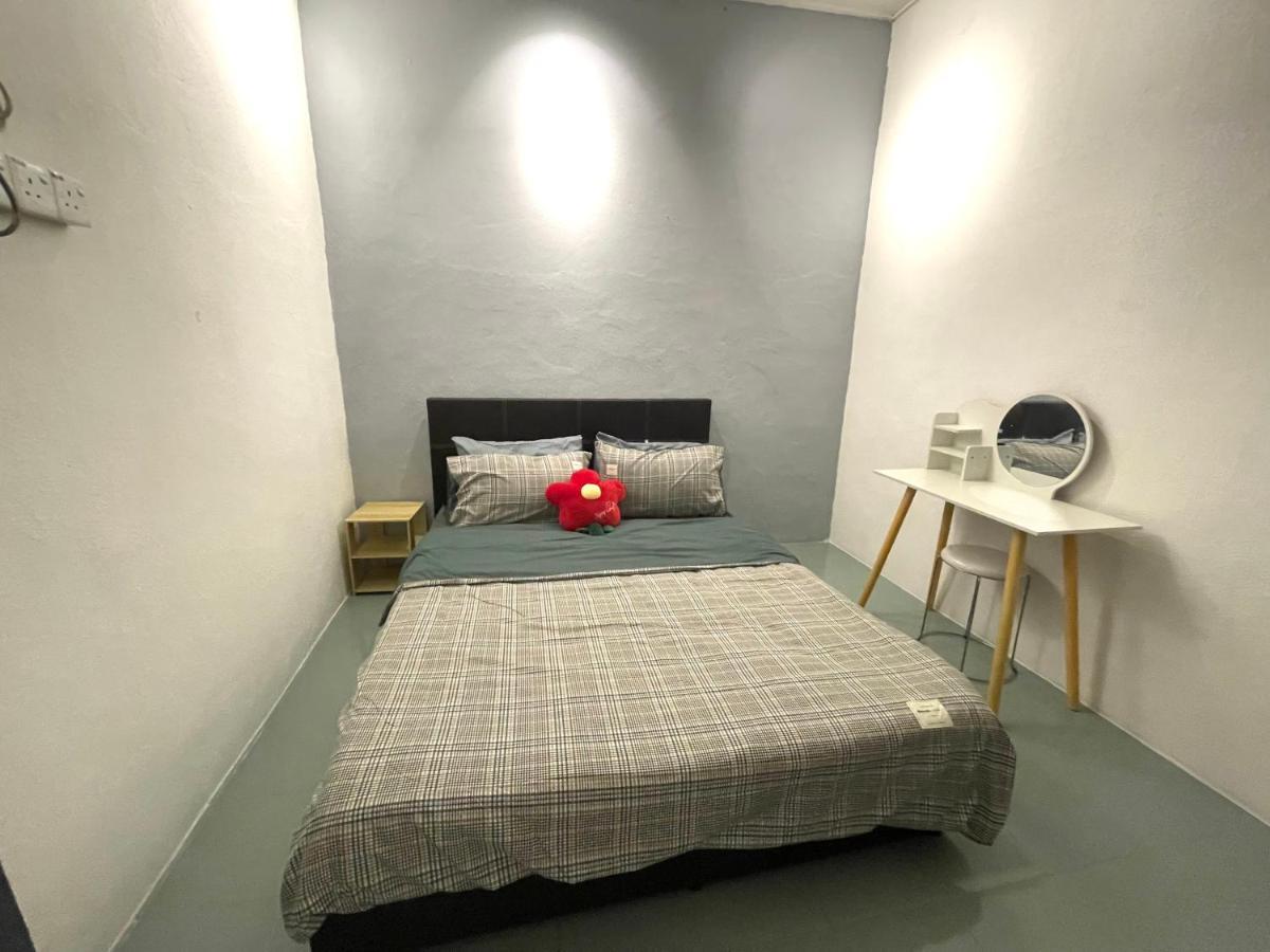 Heritage Cozy Entire 3 Bedroom House At Kijang Alma Букит-Мертаджам Экстерьер фото
