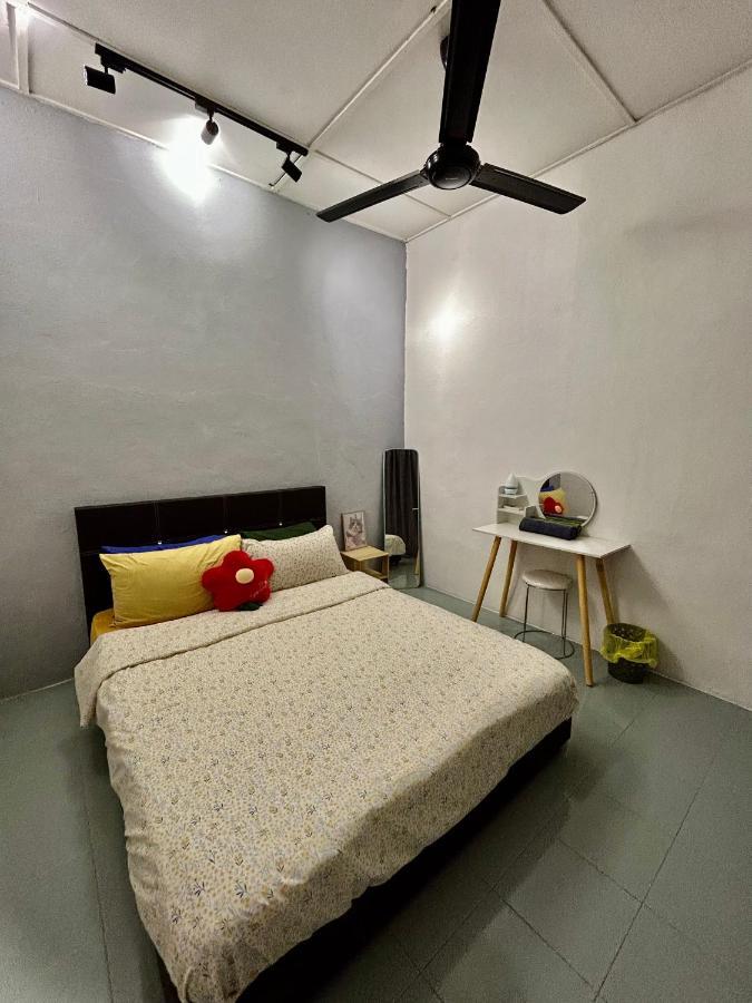Heritage Cozy Entire 3 Bedroom House At Kijang Alma Букит-Мертаджам Экстерьер фото